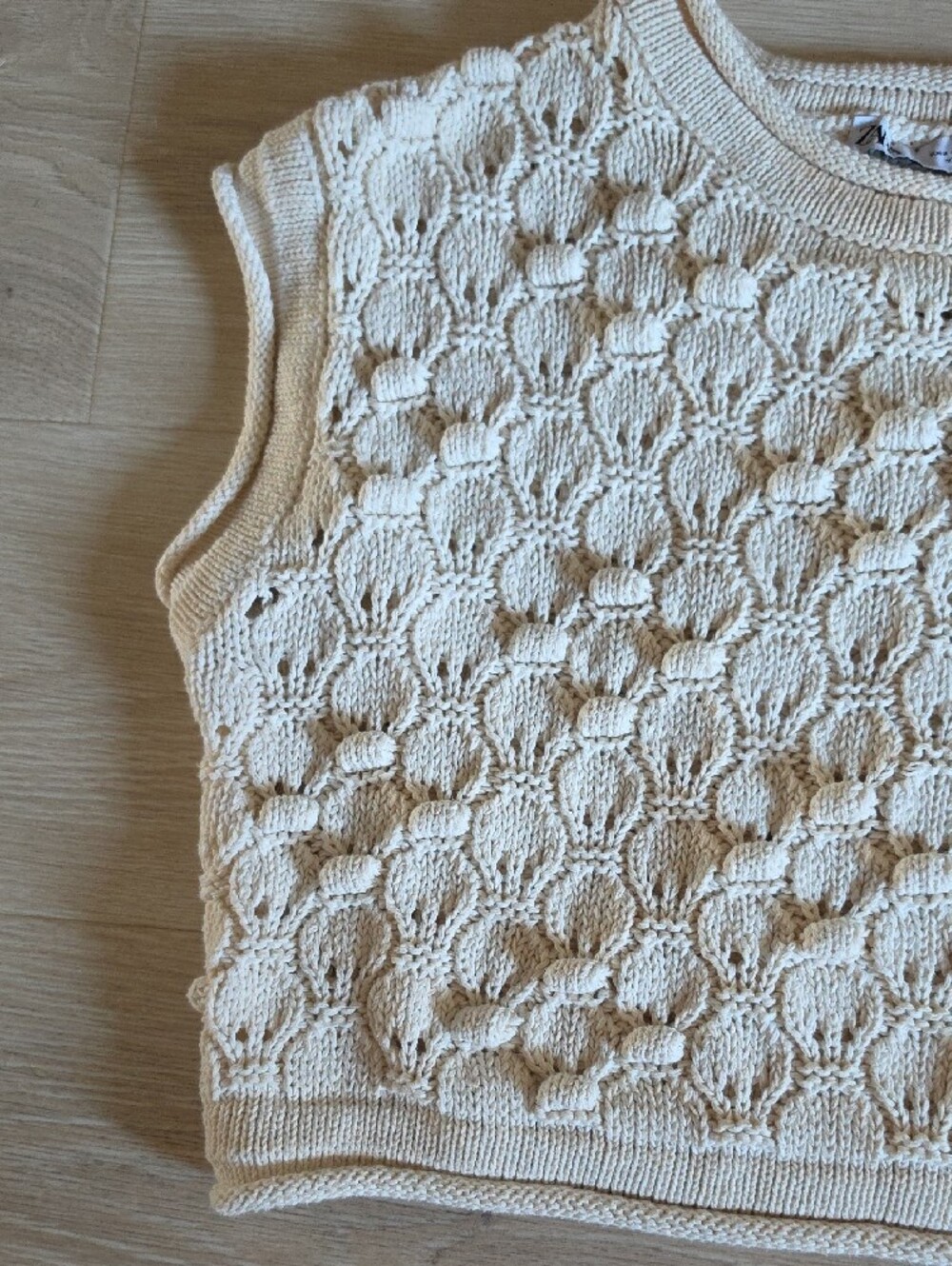 Zara Cream Textured Knit Sleeveless Sweater - Picture 8 of 9